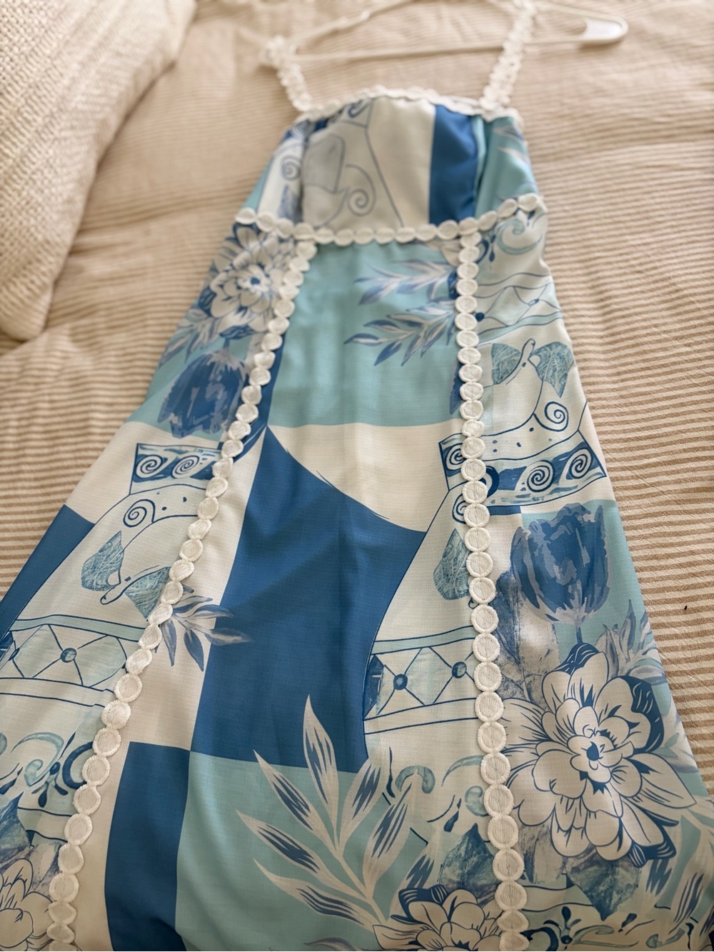 Women’s Blue Floral Crochet-Trim Camisole Top - Picture 2 of 4